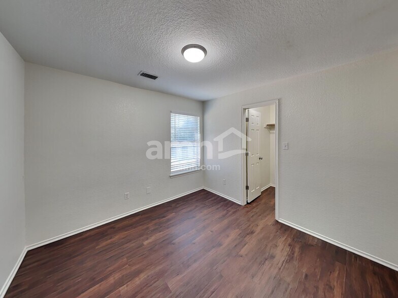 Building Photo - 412 Saddlehorn Way