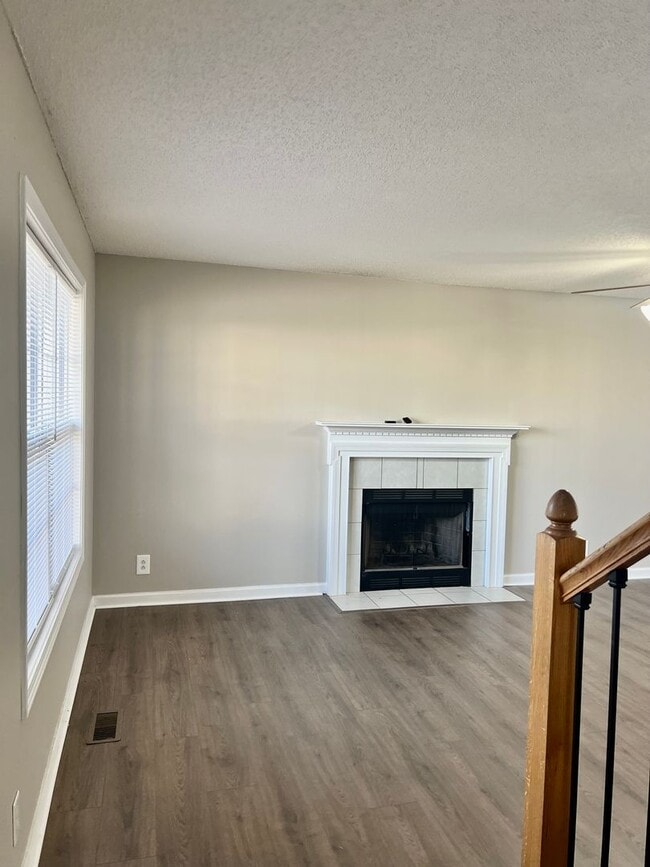 Building Photo - Newly Renovated Home Off Trenton Rd!