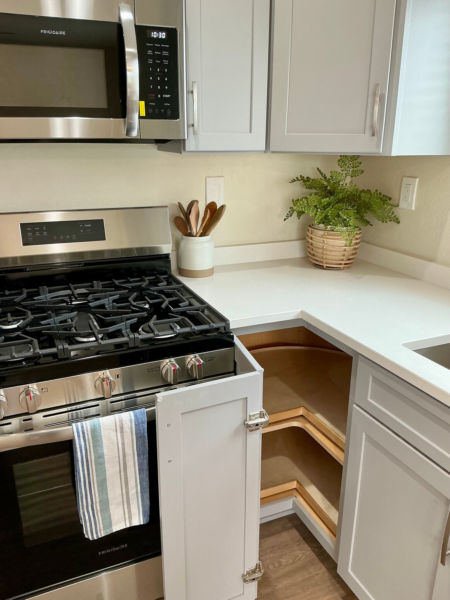 Amentity2 - 5527 Bolivar St