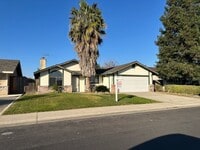 Building Photo - 4509 Fallbrook Pl