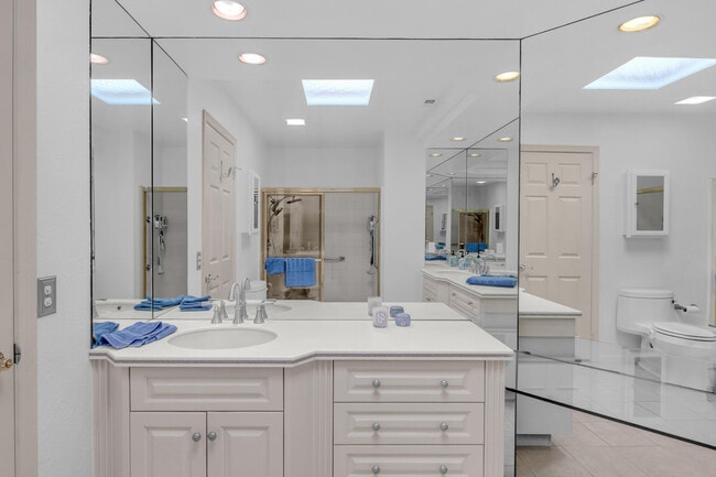 Building Photo - 17 Lugo Dr