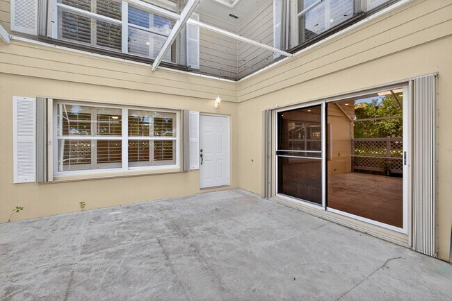 Building Photo - 4204 Roxbury Ct