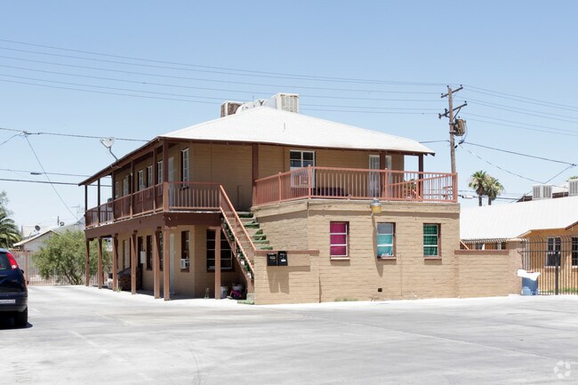Primary Photo - 301-311 N 11th St