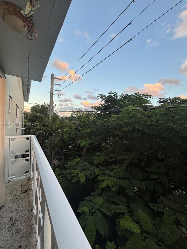 Building Photo - 1498 Jefferson Ave