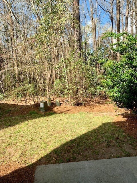 Building Photo - END-UNIT TOWNHOUSE FOR RENT - THE FARM