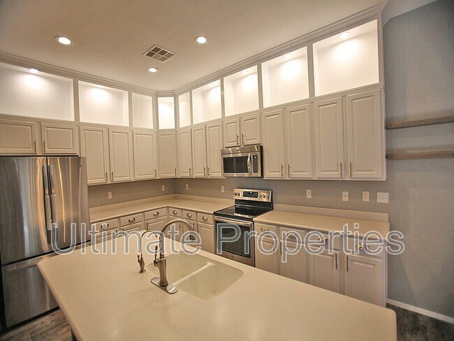 Building Photo - 16178 N 180th Ln