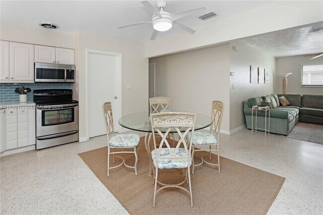 Building Photo - 330 Van Buren St