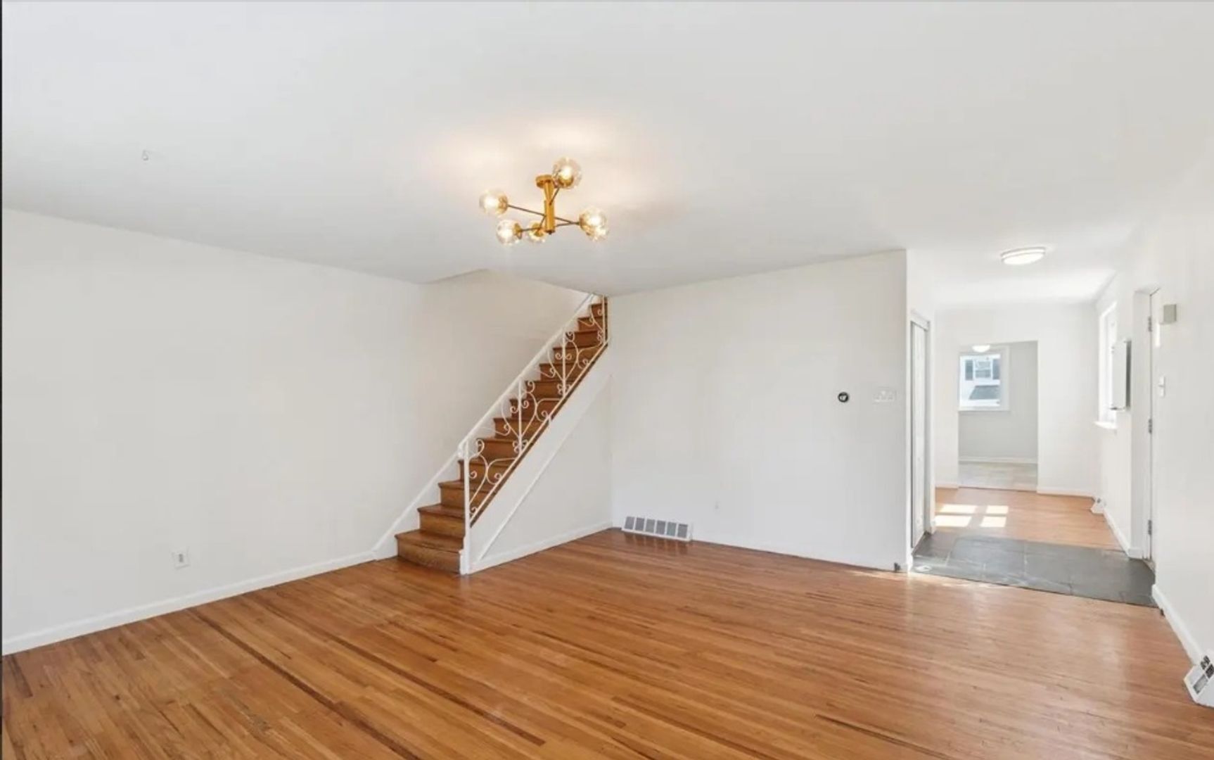 Building Photo - 7504 Valley Ave