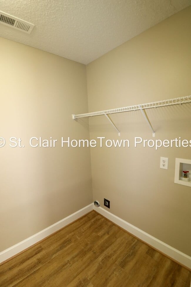 Building Photo - Located in Lincoln, AL. -Close to Town and the Honda Plant