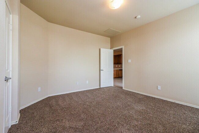 Building Photo - 12817 Dorset Dr