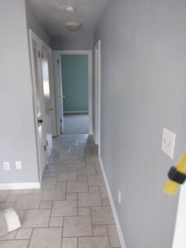 Building Photo - SHORE ACRES CONDO