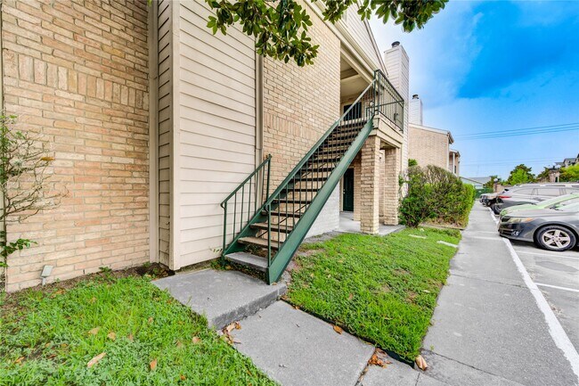 Building Photo - 14600 Fonmeadow Dr