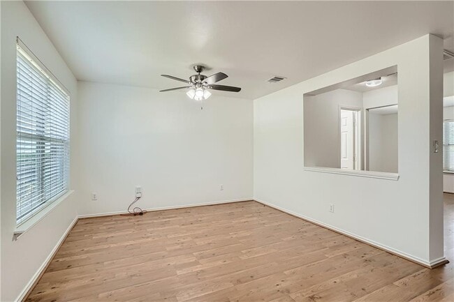 Building Photo - 1105 Fox Sparrow Cove