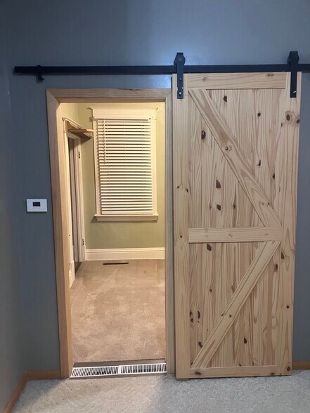 Building Photo - 413 2nd St SW