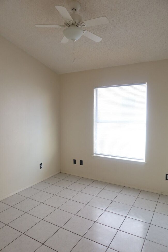 Building Photo - 3704 Leticia St