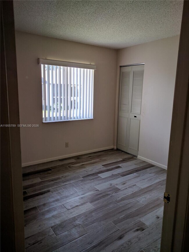 Building Photo - 441 Pine Glen Ln