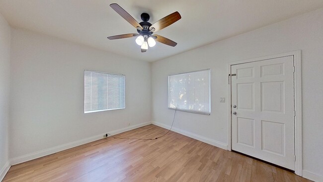 Building Photo - 709 W Micheltorena St