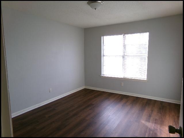 Building Photo - 1805 Sanford Dr