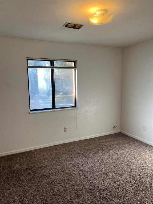 Building Photo - 2007 Bradford Ct