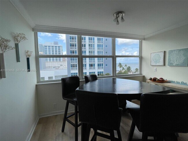 Building Photo - 209 N Fort Lauderdale Beach Blvd