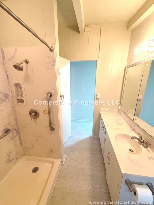 Building Photo - 1558 Hoonipo St