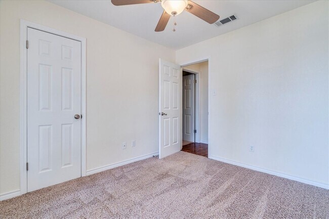 Building Photo - 507 Gregory Cove