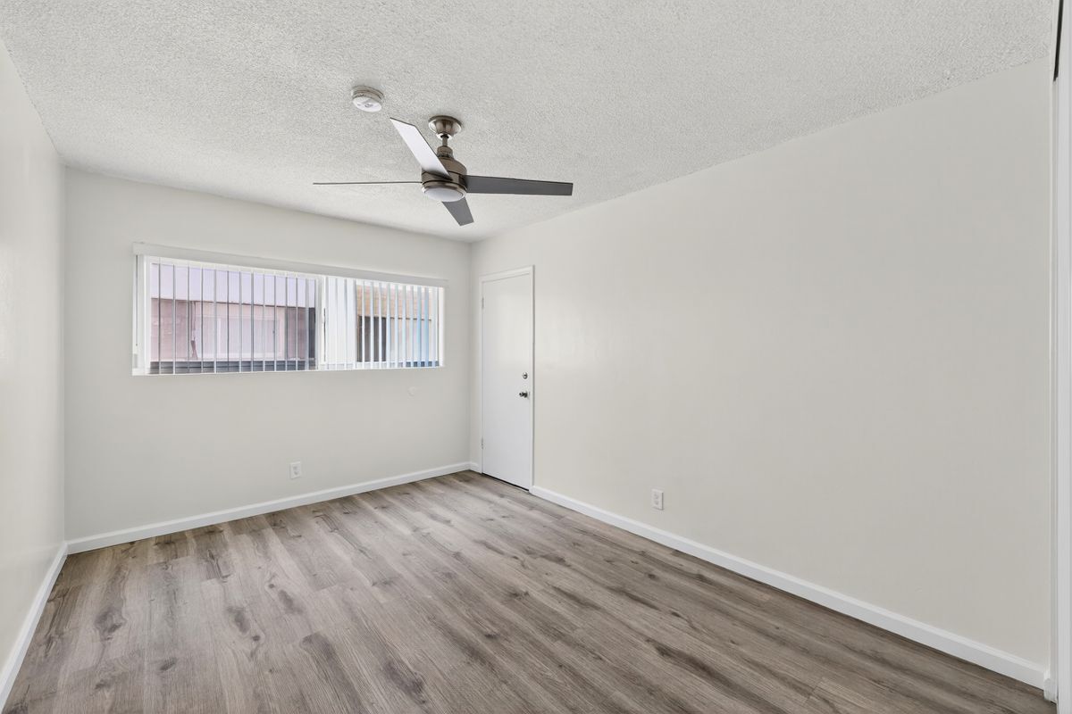 Building Photo - 425 W Regent St