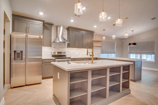 Building Photo - Spacious 4-Bedroom Home in Milton Near I-1...