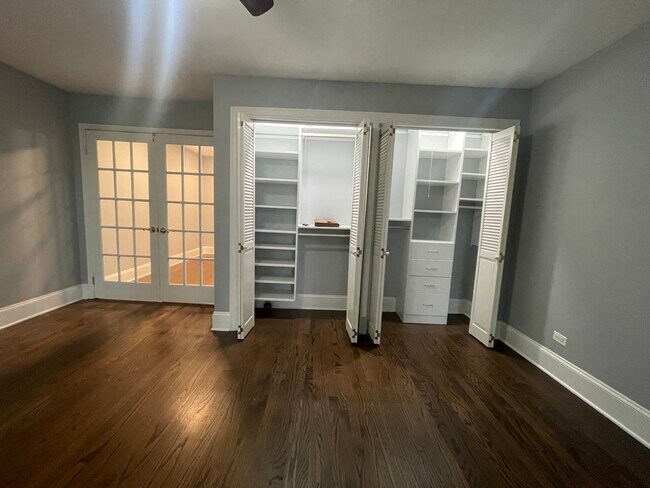 Building Photo - 1265 W Flournoy St