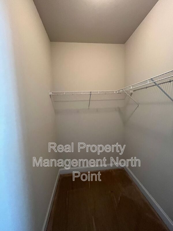 Building Photo - 184 Gray Trl