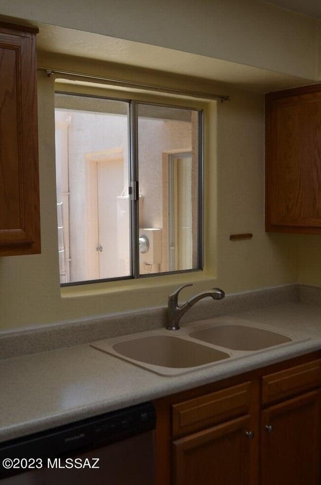 Building Photo - 961 Vía Terrado