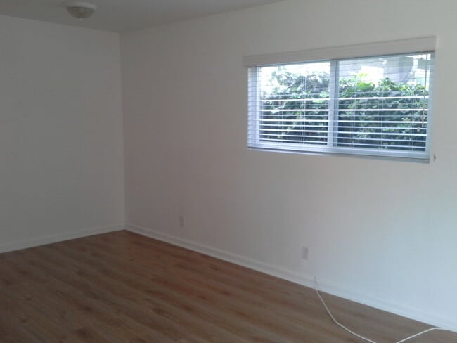 Building Photo - 6445 W 87th St