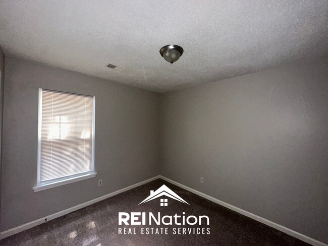 Building Photo - 3BR/2BA Memphis Rental with Vaulted Ceilings, Hardwood Floors & Large Backyard