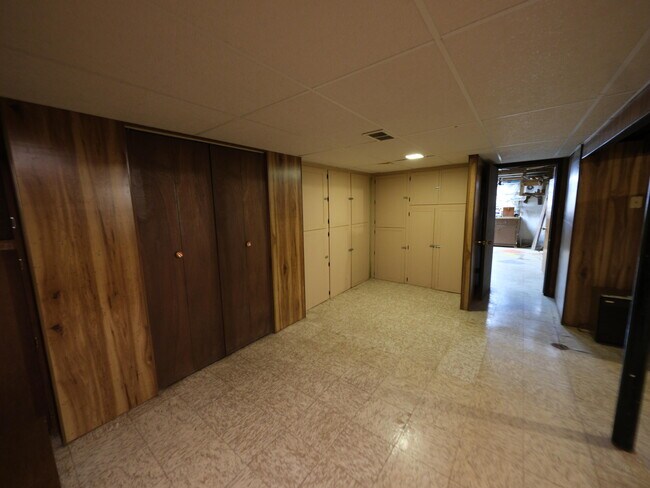 Building Photo - 15935 Foch St