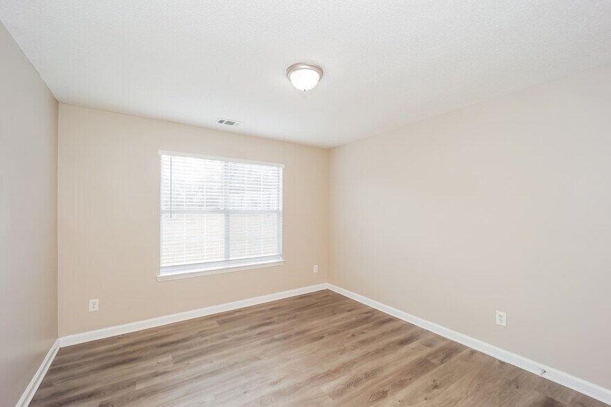 Building Photo - 3661 Colonnade Ct