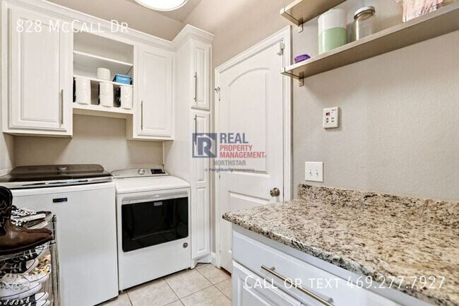 Building Photo - 828 McCall Dr