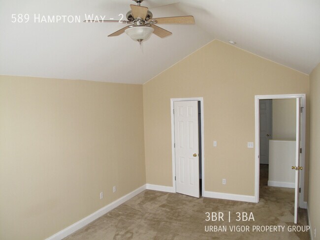 Building Photo - 589 Hampton Way