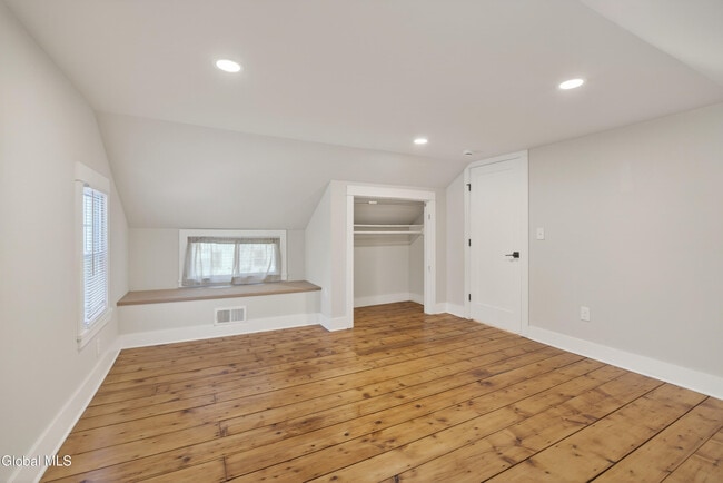 Building Photo - 34 Wilton Rd