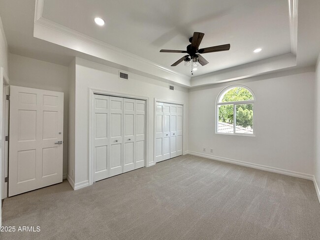 Building Photo - 1523 E Treasure Cove Dr