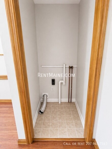 Building Photo - 5 Poplar St