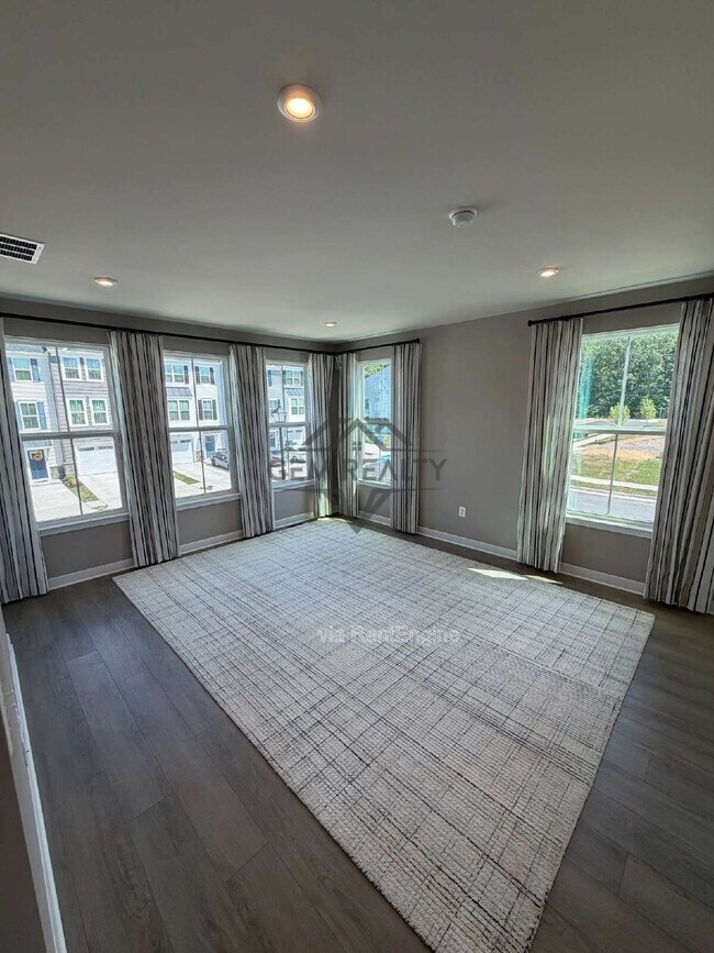 Building Photo - 8700 Stevenson Ln