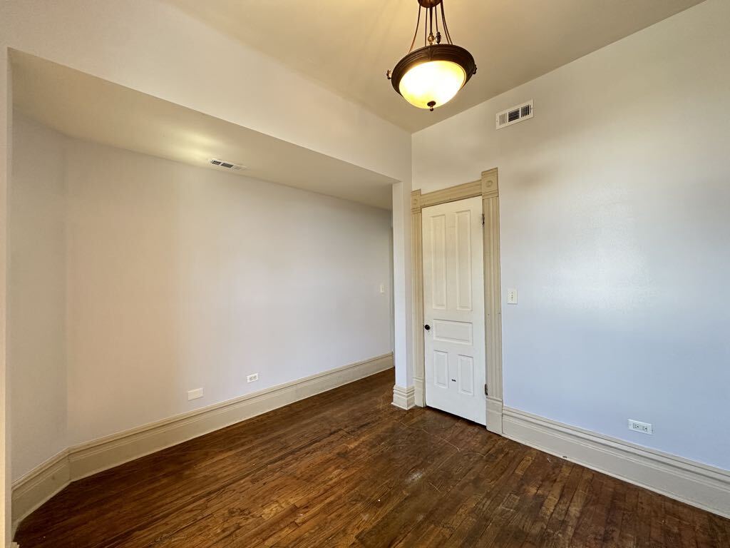 Building Photo - 2347 W 24th Pl