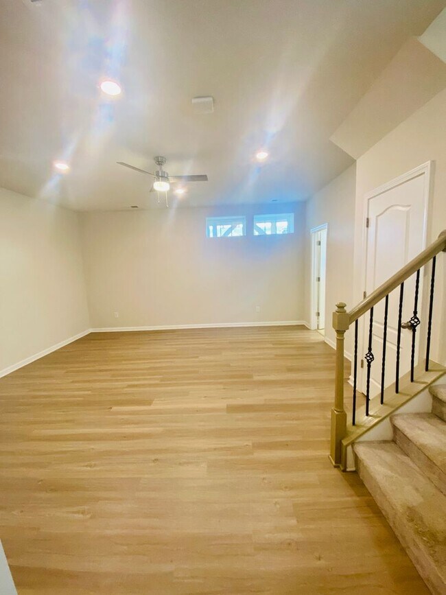 Building Photo - 3BR/3.5 Bath Townhouse in Ballantyne