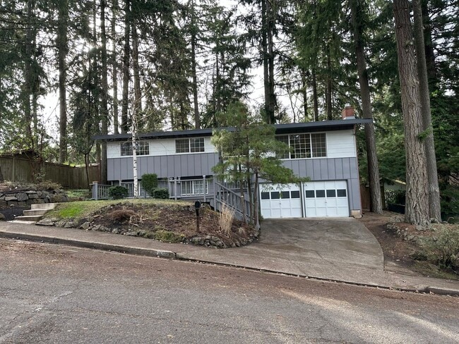 Primary Photo - Beautifully updated 4 bedroom 2 bathroom h...