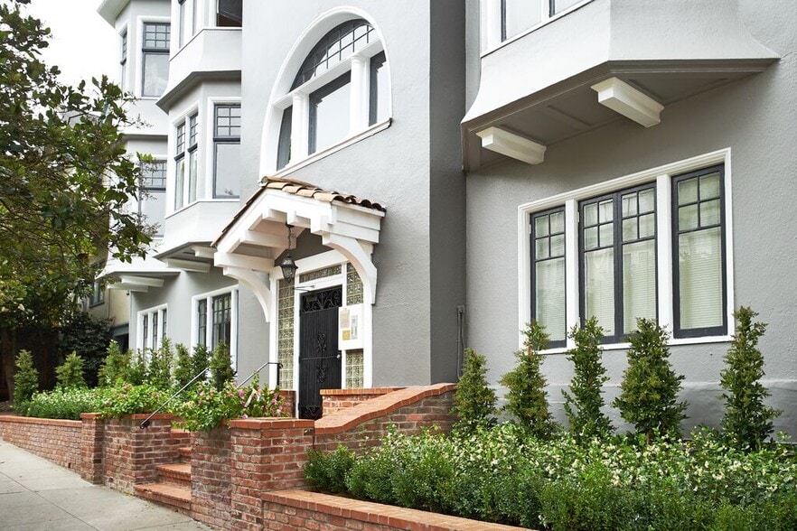 Building Photo - 833 Ashbury St