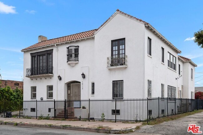 Building Photo - 1912 7th Ave