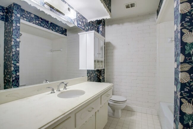 Building Photo - 1412 Walnut Bend Ln