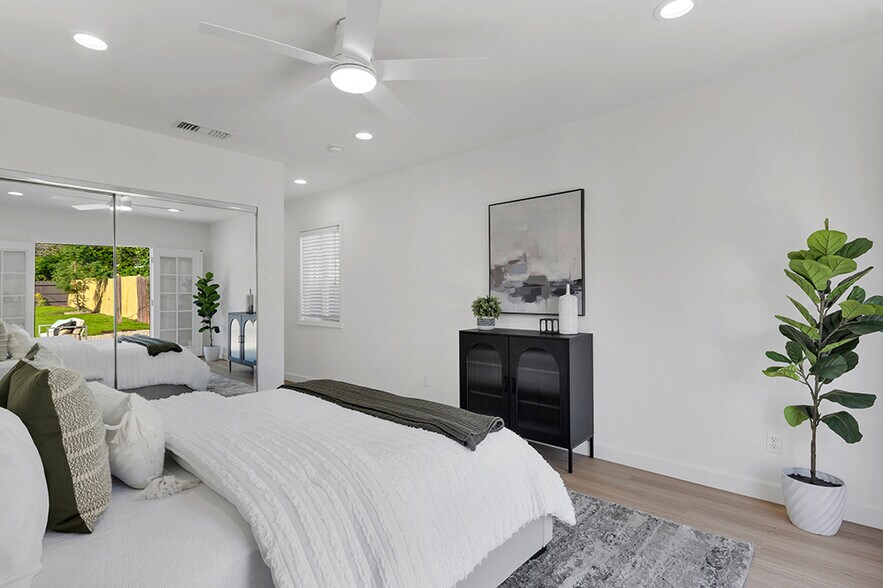 Building Photo - 17733 Los Alimos St