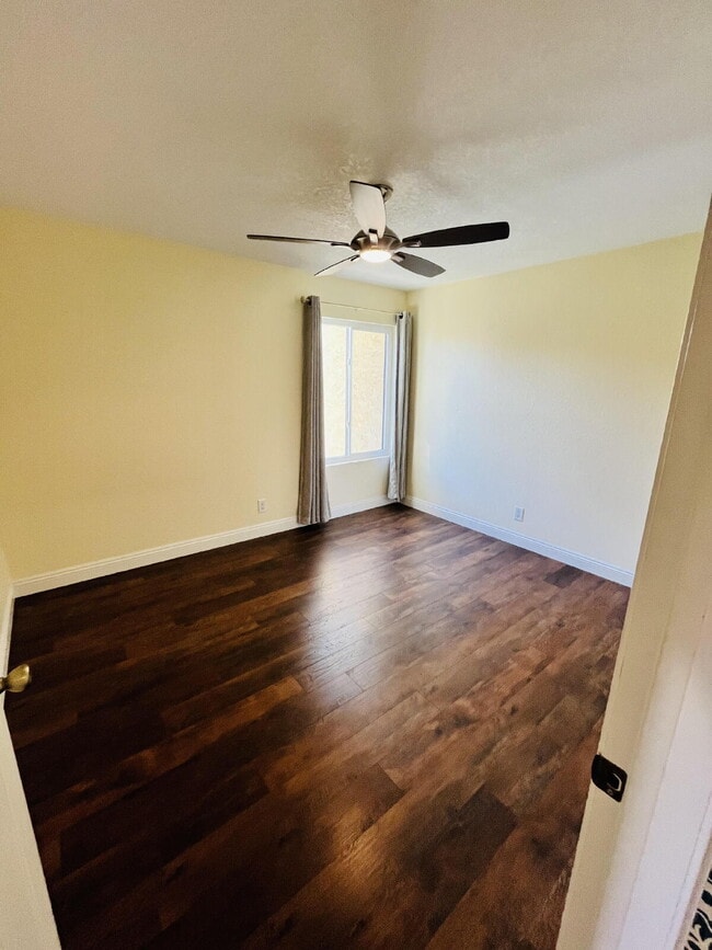 Building Photo - $2,700 - 2 Bed 2 Bath Condo in Del Cerro