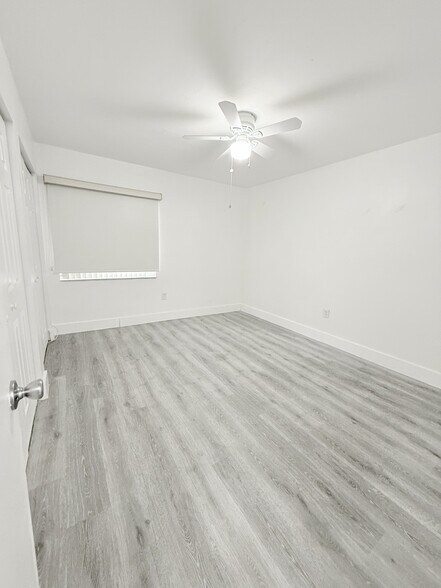 Building Photo - 145 SW 30th Ct
